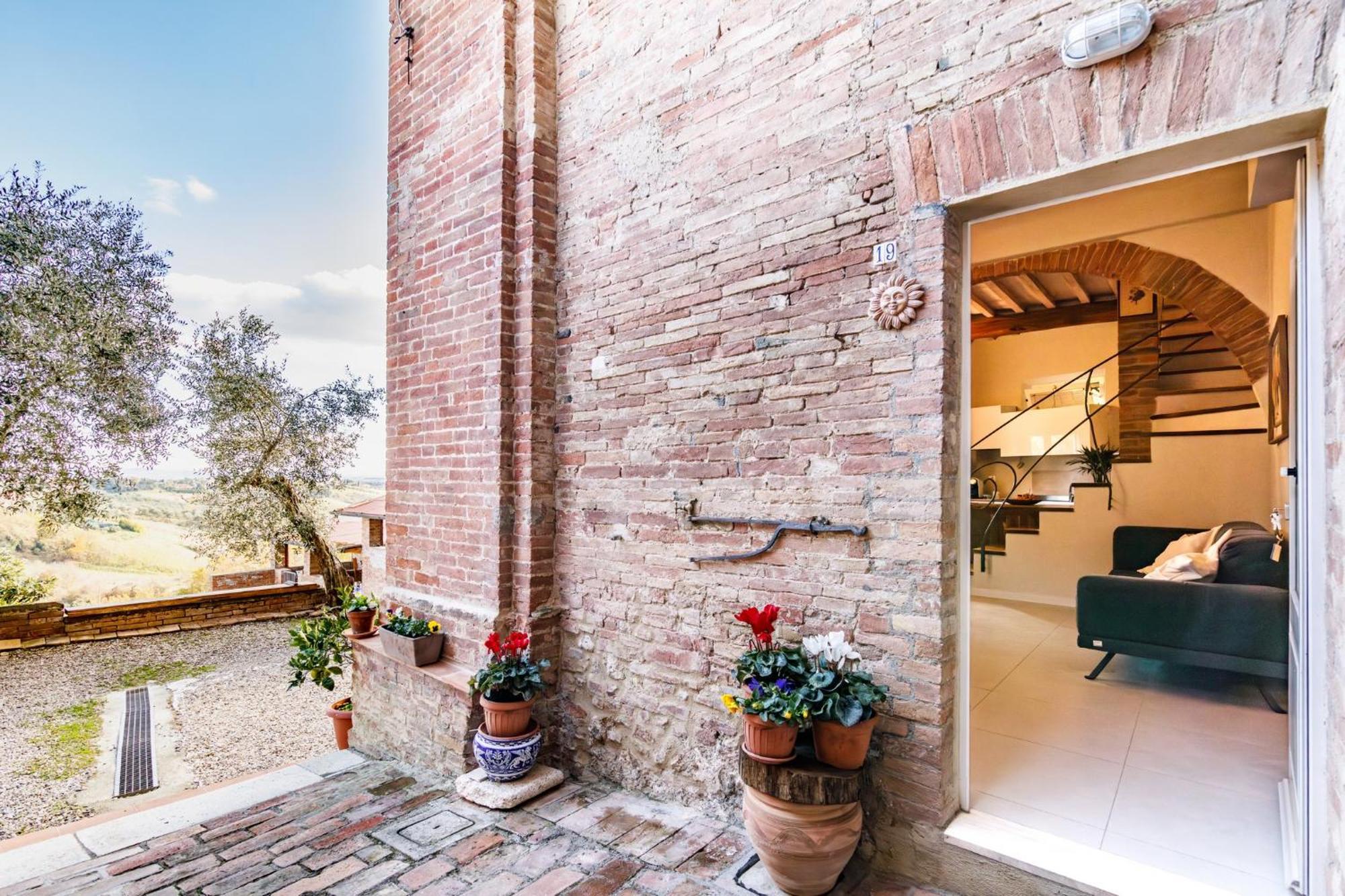 Porta Romana Elegant Apartments With Private Parking! Siena Exteriör bild
